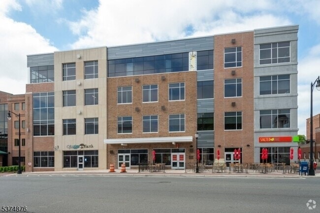 Building Photo - 46 E Main St Rental
