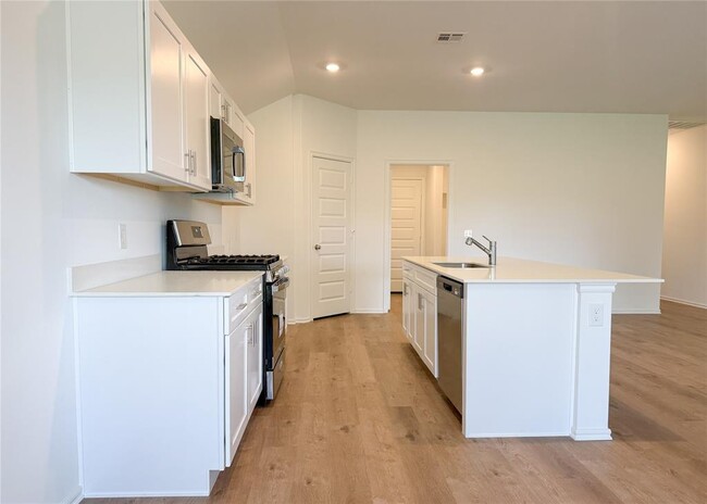 16309 Harvester Dr