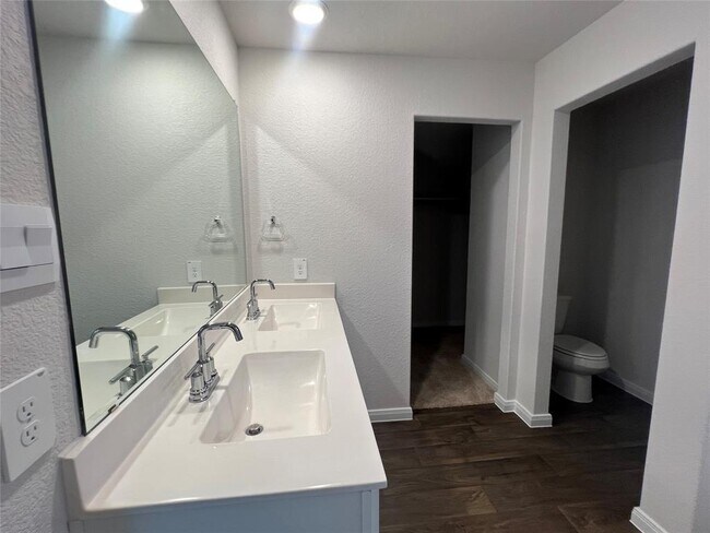 Photo - 218 Bethpage Dr