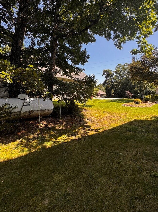 17 Miller Dr