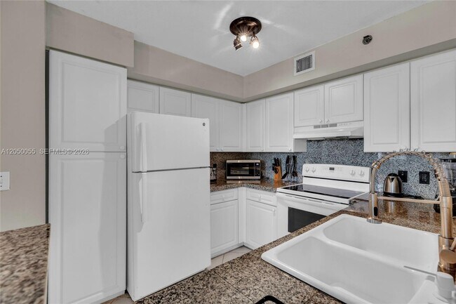 19555 E Country Club Dr Unit 8405