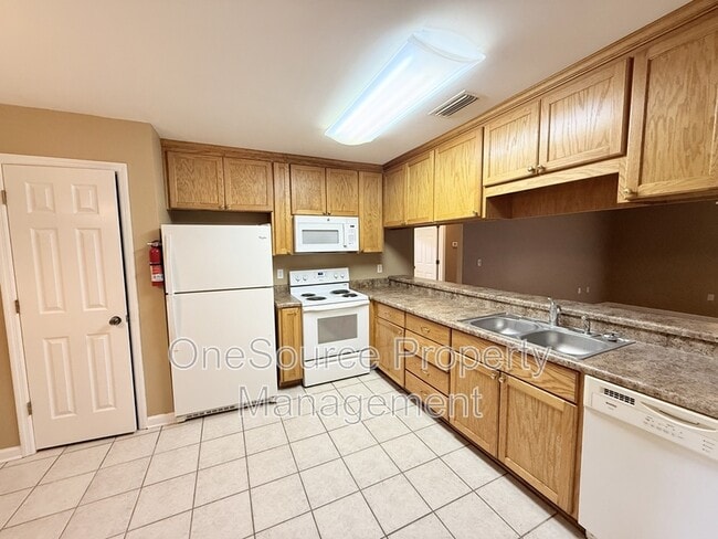 Photo - 111 N Charles Willis Dr