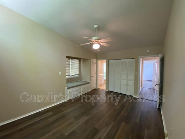 Photo - 102 Polks Pl