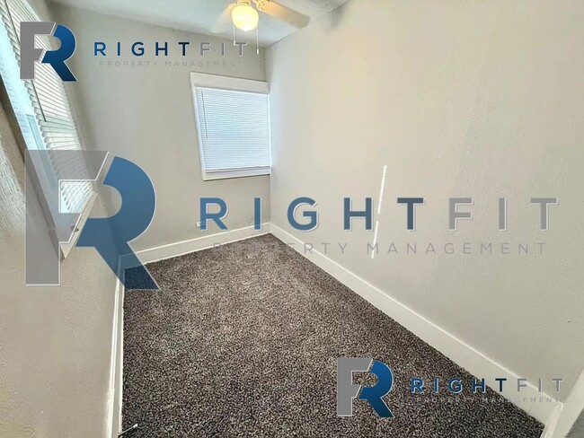 Photo - Cottage with a large porch