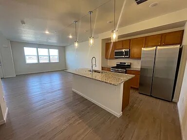 Photo - 1551 Spring Water Pt