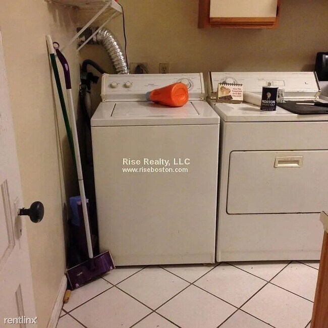 Photo - 1885 Beacon St