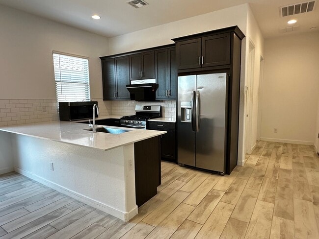 Photo - ALL UTILITIES INCLUDED CHANDLER CASITA W/ 1 CAR SEPERATE GARAGE ALMOST BRAND NEW