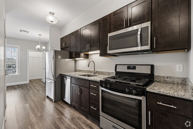 Studio - 659SF
