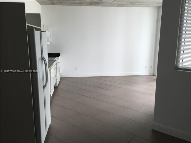 Photo - 690 SW 1st Ct Condominio Unidad 1727