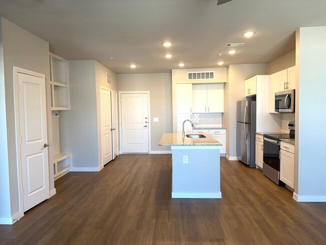 Building Photo - 1700 Daleside Ln Unit 071102