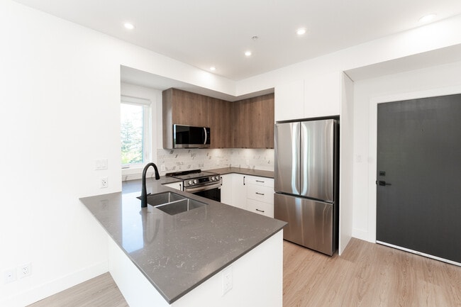 Photo - 809 Arncote Ave Unit 501