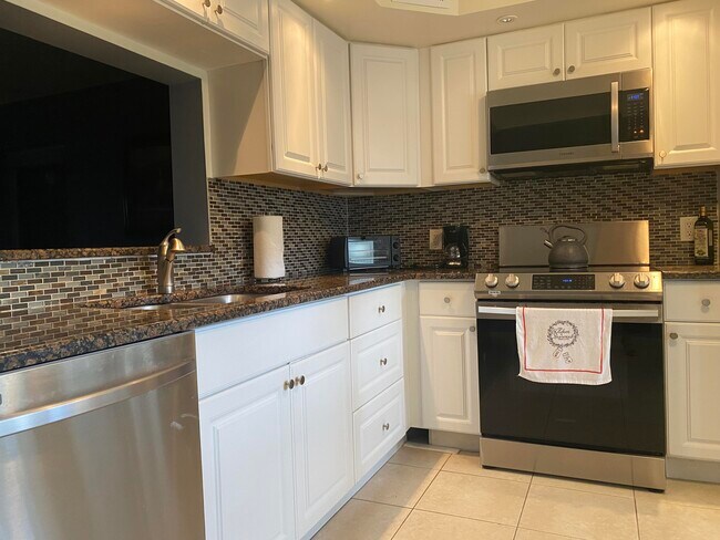 Photo - 2804 Victoria Way