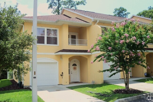 Building Photo - Spacious 2BR/2.5BA Townhome in Mallorca Sq...