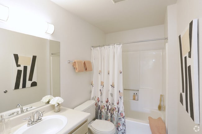 2 BR, 2 BA - The Newport