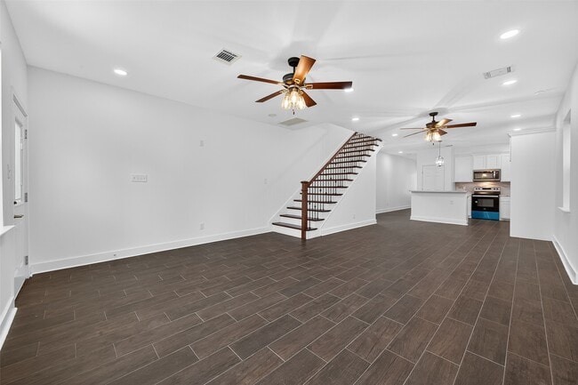 Photo - 714 Zoe St