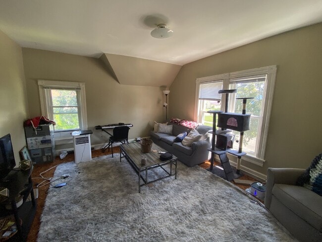 Photo - 2 Bed 1 Bath Available June 1st!