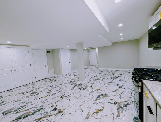 Photo - 41 W 14th Pl