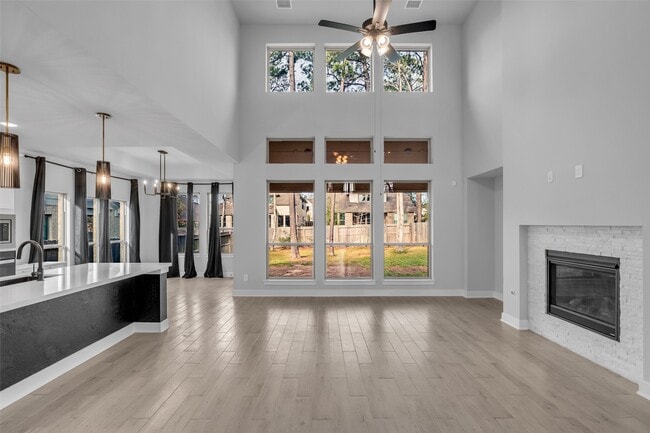 Photo - 215 Flower Moon Ct