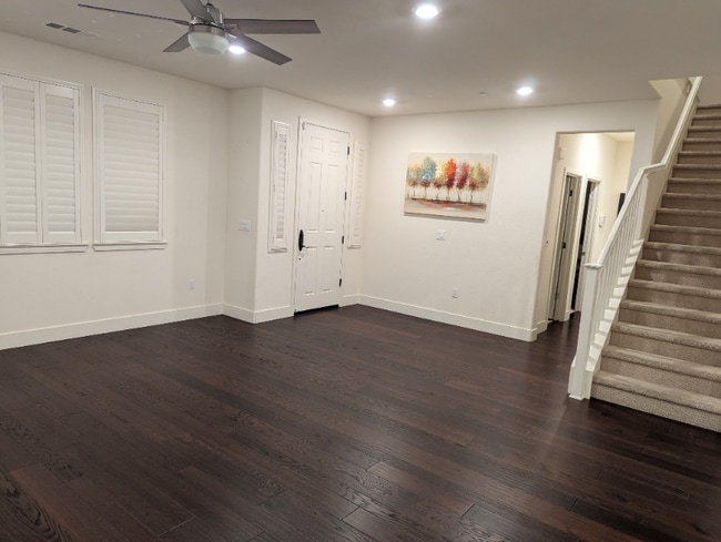 Photo - 2768 Alliston Loop