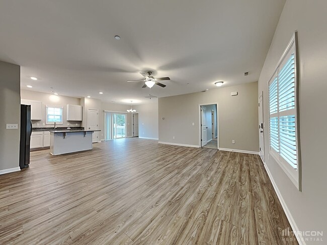 Photo - 185 Southern Pl