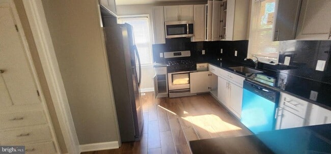 Photo - 2518 Moore Ave