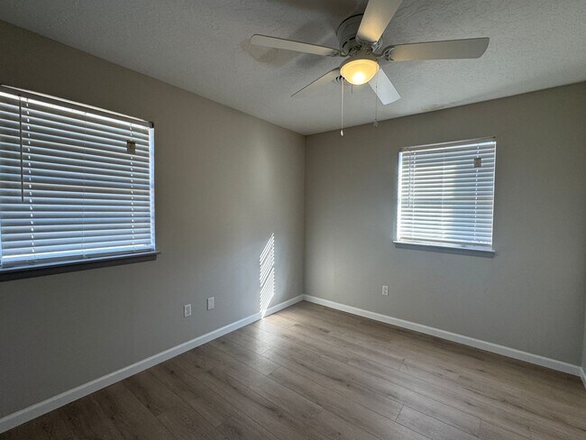 Photo - 1009 SE Alta Ln