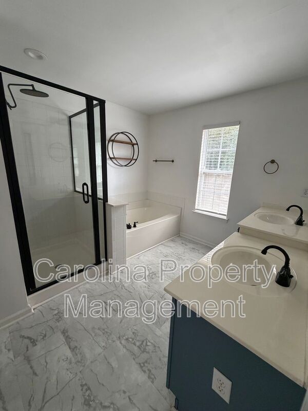Photo - 4814 Chesney St NW