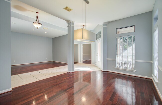 Photo - 14731 Raven Hollow Ln