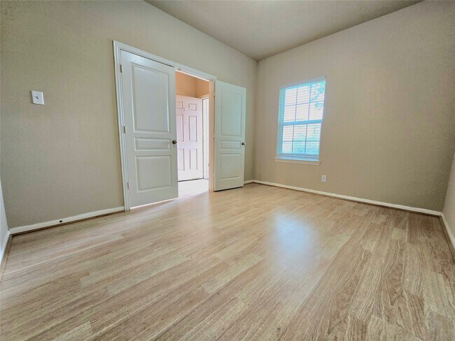 Photo - 18319 Tuscana Shores Dr