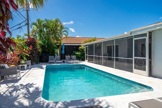 Building Photo - 4804-4806-4806 NE 21st Ave