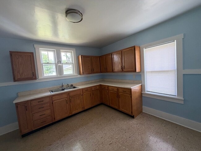 Photo - Adorable 2 bedroom 1 bathroom for rent