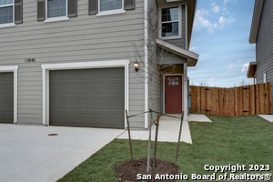 Photo - 13846 Enzo Gate