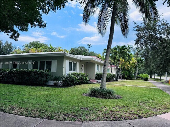 Photo - 2701 Segovia St Unit 1