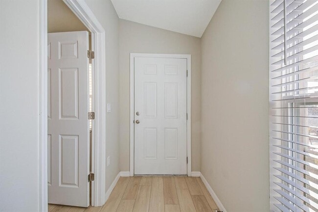 Photo - 1345 Derry Ave