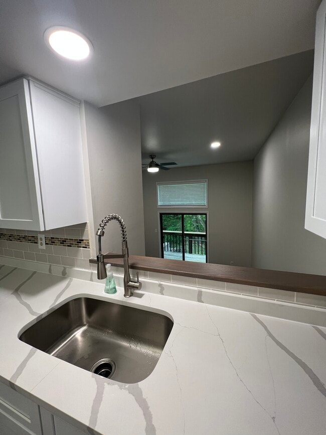 Photo - 3211 Champions Dr