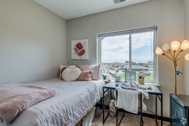 4 BR, 4 BA - 1,296SF - The Annex of Oshkosh