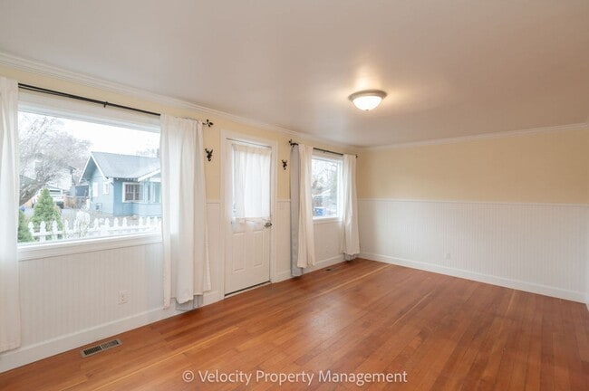 Photo - Charming Westside Cottage