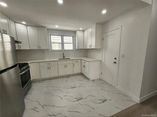 Photo - 45-58 172nd St