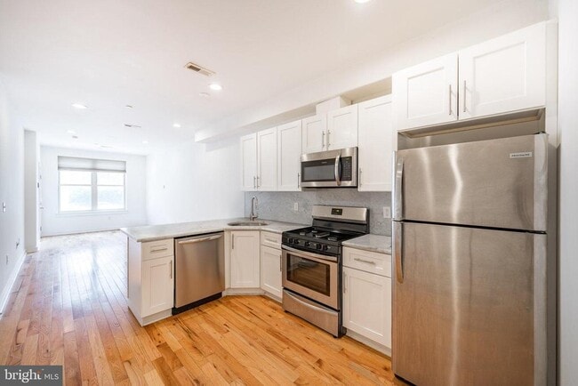 Photo - 1642 N Marshall St Unit 1