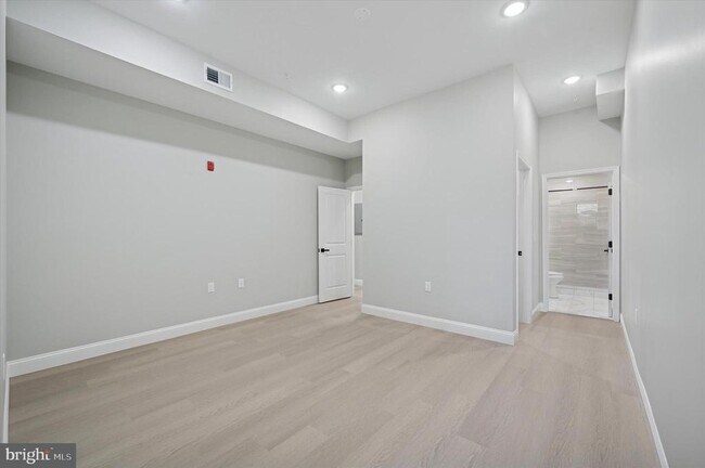 Photo - 103 N 63rd St Unit 3