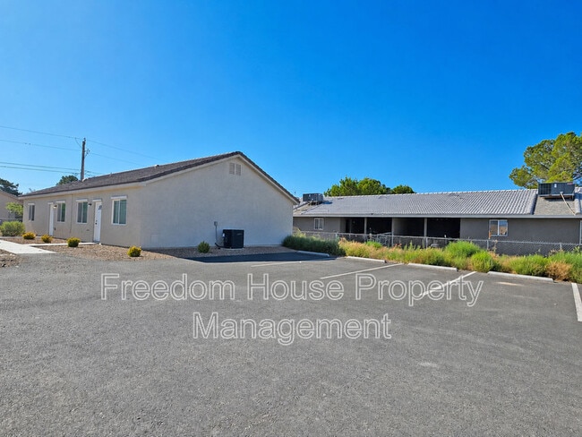 1121 Sixshooter Ave