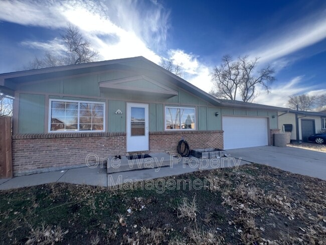 Building Photo - 1114 Longview Dr