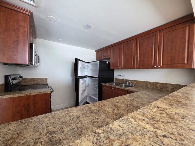 Photo - 470 Executive Center Dr