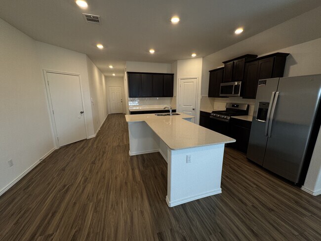 237 Escondido Cir