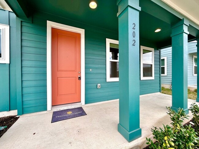 Photo - 202 Elm Br Trl