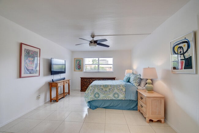 Photo - 550 SW 2nd Ave Unit 125