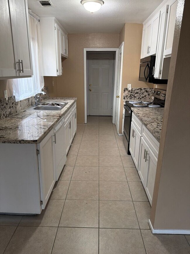 Photo - 2127 Park View Dr