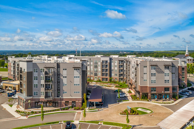 Building Photo - The Villages of Twin Oaks Rental