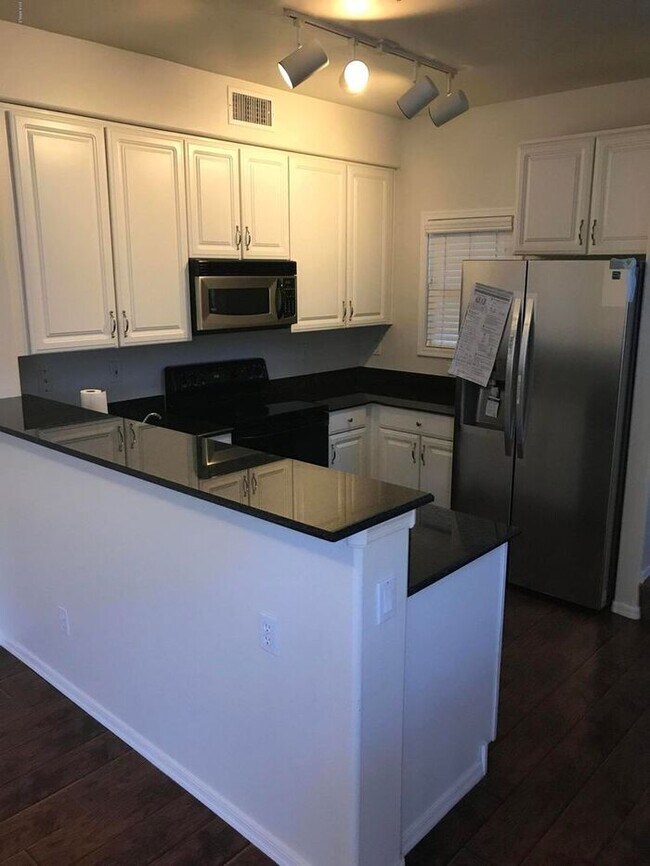 READY TO GO!!! UPDATED Townhome Townhome Rental in Gilbert AZ