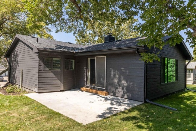 Photo - 6605 S 135th St